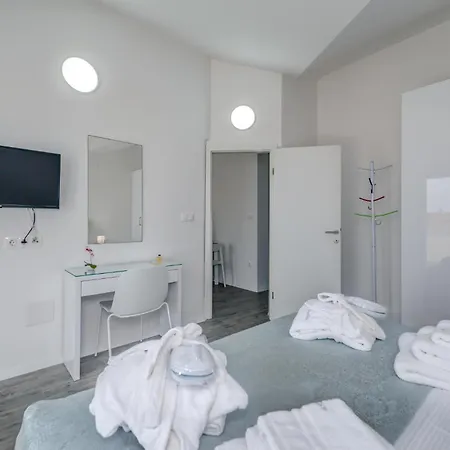 1 Bedroom Amazing Apartment In Trogir
