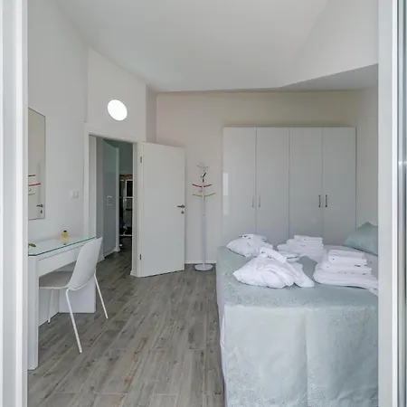 Daire 1 Bedroom Amazing Apartment In Trogir