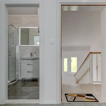 Daire 1 Bedroom Amazing Apartment In Trogir