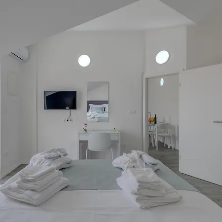 1 Bedroom Stunning In * 트로기르