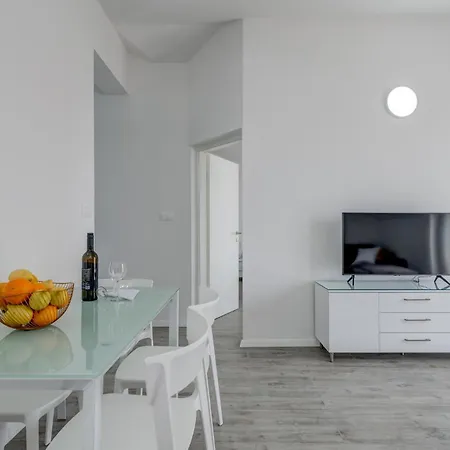 1 Bedroom Amazing Apartment In Trogir Lejlighed *