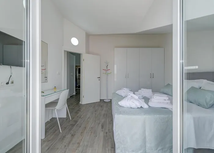 Apartment 1 Bedroom Stunning In