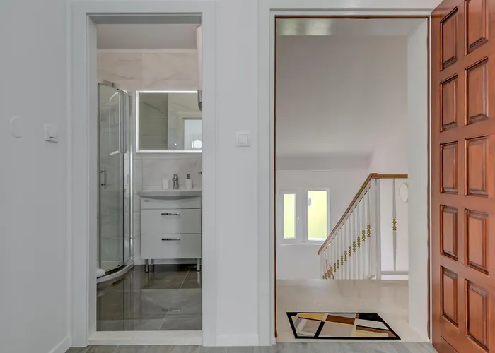 Apartment 1 Bedroom Stunning In